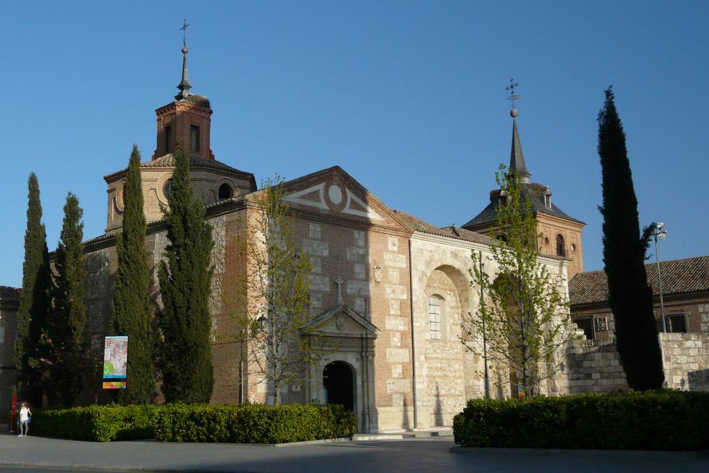 Ciudad De Alcala Hotel Alcala de Henares Bagian luar foto